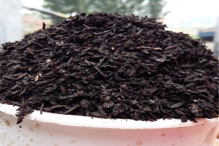 通過碳化過后的稻殼，經(jīng)高端工藝煅燒，沒有生燒過燒現(xiàn)象，經(jīng)過碳化后的稻殼不含有其它雜質(zhì)