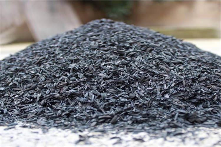 固定碳含量穩(wěn)定，生物質(zhì)氣化爐型結(jié)構(gòu)決定碳化稻殼的固定碳含量在40%—55%之間