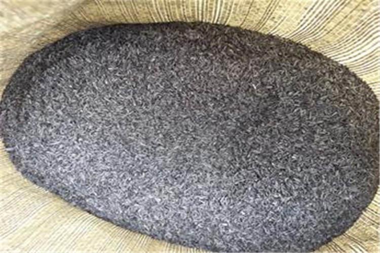 碳化稻殼在工業(yè)生產(chǎn)上可用作鋼、鐵等生產(chǎn)的保溫隔熱材料，在農(nóng)業(yè)上可用于蔬菜、花卉、苗木、果樹(shù)及其他作物栽培、改良土壤，在生活上可作清潔能源以供生火、取暖等